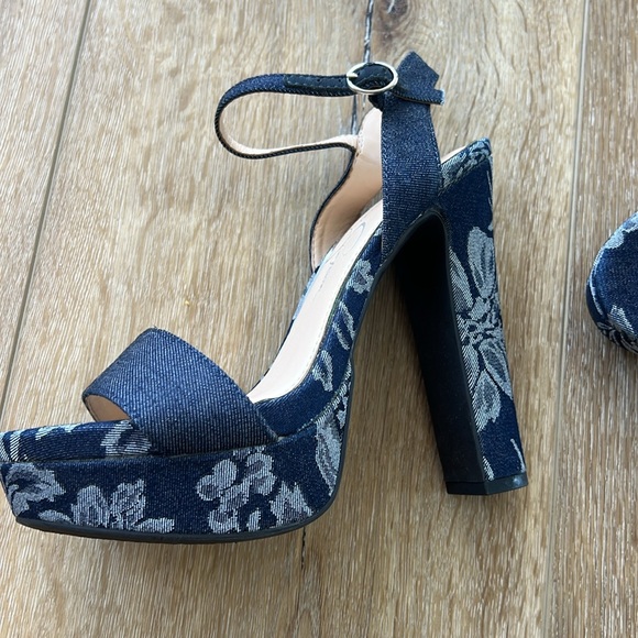 Jessica Simpson denim platform heels - Picture 2 of 5